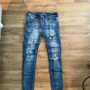 American eagle skinny jeans with rips